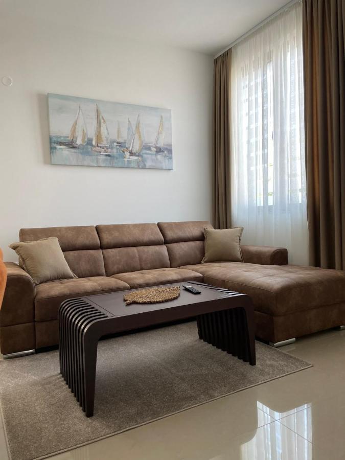 Morpheus Apartmani Sremska Mitrovica Exterior foto